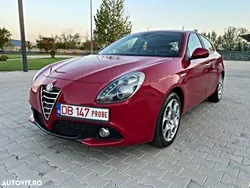 Rosu Utilizat 2015 Alfa Romeo Giulietta Hatchback | 6.990 EUR