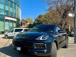 Culoarealbastru Utilizat 2022 Porsche Cayenne SUV | 67.500 EUR
