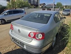 Utilizat 2009 VW Passat Berlinǎ | 2.400 EUR (Preț bun)
