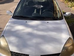 Utilizat 2003 Renault Clio II Berlinǎ | 800 EUR (Puțin scump)
