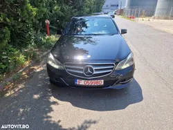 Culoarenegru Utilizat 2015 Mercedes E220 Avantgarde Berlinǎ | 11.500 EUR