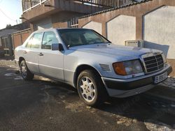 Utilizat 1989 Mercedes E300 Berlinǎ | 10.900 EUR