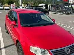 Rosu Utilizat 2006 VW Passat Berlinǎ | 2.750 EUR (Preț OK)