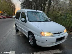 Alb Utilizat 2001 Peugeot Partner Monovolum | 1.900 EUR