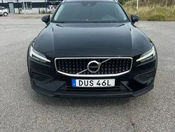 Culoarenegru Utilizat 2022 Volvo V60 CC Ultimate Break | 19.000 EUR