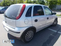 Argintiu Utilizat 2004 Opel Corsa Hatchback | 1.800 EUR (Preț bun)