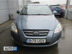 Albastru Utilizat 2008 Kia Ceed Hatchback | 3.900 EUR