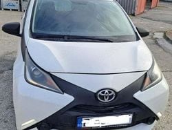 Alb Utilizat 2015 Toyota Aygo Hatchback | 7.500 EUR (Scump)