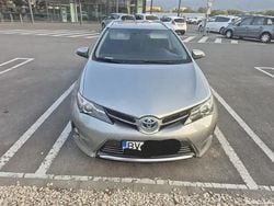 Utilizat 2014 Toyota Auris Hybrid Break | 8.200 EUR