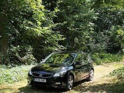 Culoarenegru Utilizat 2012 Kia Ceed Sportswagon Platinum Edition Break | 4.000 EUR (Preț bun)