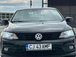 Culoarenegru Utilizat 2018 VW Jetta Comfortline Berlinǎ | 9.999 EUR (Preț OK)