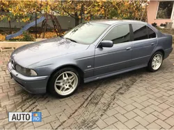 Albastru Utilizat 2002 BMW 525 Berlinǎ | 2.999 EUR