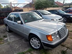 Utilizat 1991 Mercedes E230 Berlinǎ | 3.290 EUR