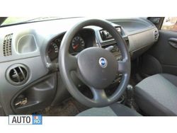 Albastru Utilizat 2006 Fiat Punto Hatchback | 2.990 EUR