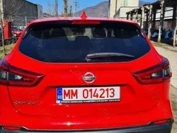Rosu Utilizat 2018 Nissan Qashqai N-Connecta SUV | 15.300 EUR (Puțin scump)