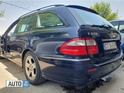 Albastru Utilizat 2005 Mercedes E220 Break | 3.400 EUR (Preț OK)