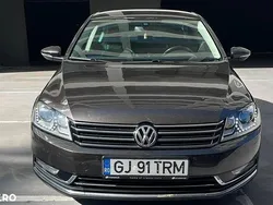 Culoaremaro Utilizat 2014 VW Passat Highline Berlinǎ | 8.990 EUR (Preț OK)