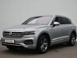 Gri mediu normal Utilizat 2020 VW Touareg Elegance SUV | 43.990 EUR (Preț bun)