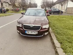 Rosu Utilizat 2009 Skoda Superb Berlinǎ | 5.300 EUR (Preț bun)
