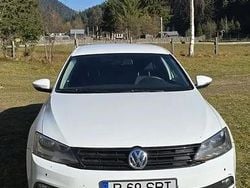Alb Utilizat 2015 VW Jetta Berlinǎ | 8.500 EUR (Puțin scump)