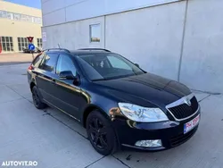 Negru Utilizat 2013 Skoda Octavia Ambition Break | 3.690 EUR (Super Preț)