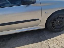 Utilizat 2002 Peugeot 206 | 300 EUR