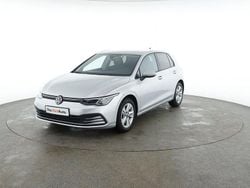 Gri deschis metalic Utilizat 2023 VW Golf VIII Life | 26.800 EUR (Puțin scump)