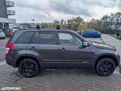 Gri Utilizat 2011 Suzuki Grand Vitara SUV | 7.000 EUR