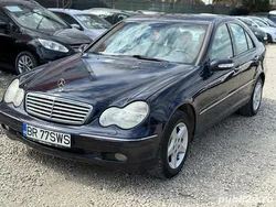 Albastru Utilizat 2005 Mercedes C200 Berlinǎ | 3.700 EUR (Scump)