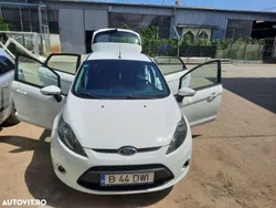 Alb Utilizat 2012 Ford Fiesta Hatchback | 2.900 EUR (Puțin scump)