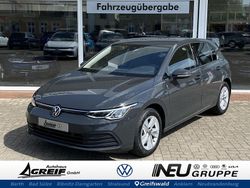 Utilizat 2022 VW Golf VIII Life | 25.716 EUR (Scump)