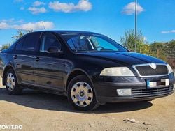 Culoarenegru Utilizat 2006 Skoda Octavia Ambiente Hatchback | 2.500 EUR (Preț OK)