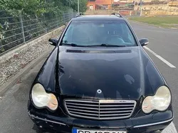 Negru Utilizat 2001 Mercedes C270 Avantgarde Break | 2.500 EUR