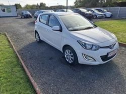 Alb Utilizat 2013 Hyundai i20 Hatchback | 3.700 EUR (Preț OK)