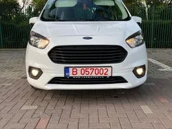 Alb Utilizat 2021 Ford Tourneo Courier Ambiente Monovolum | 10.000 EUR (Preț OK)