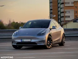 Argint Utilizat 2023 Tesla Model Y SUV | 49.990 EUR