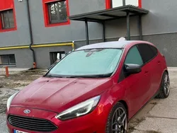 Rosu Utilizat 2017 Ford Focus Titanium Hatchback | 11.499 EUR (Puțin scump)