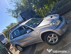 Utilizat 2005 Toyota RAV4 SUV | 2.000 EUR