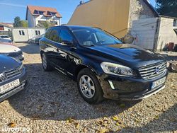 Culoarenegru Utilizat 2015 Volvo XC60 Momentum SUV | 12.947 EUR (Preț bun)