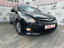 Negru Utilizat 2011 Hyundai i30 Comfort Break | 5.990 EUR (Puțin scump)