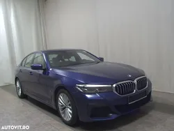 Culoarealbastru Utilizat 2021 BMW 520 M Sport Break | 28.193 EUR (Puțin scump)
