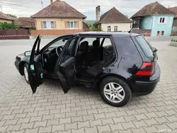 Negru Utilizat 2005 VW Golf Plus Monovolum | 2.250 EUR