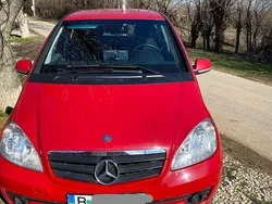 Rosu Utilizat 2009 Mercedes A160 Hatchback | 2.900 EUR (Super Preț)