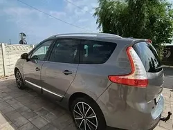 Utilizat 2013 Renault Grand Scénic III Bose Edition Monovolum | 5.600 EUR (Preț OK)