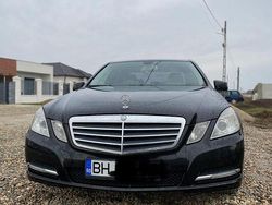 Culoarenegru Utilizat 2012 Mercedes E200 Berlinǎ | 6.999 EUR (Preț bun)