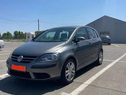 Bej Utilizat 2005 VW Golf V Hatchback | 3.650 EUR (Puțin scump)