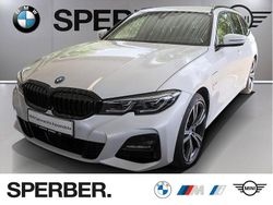 Utilizat 2022 BMW 330e M Sport Break | 36.693 EUR (Puțin scump)