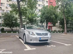 Culoareargint Utilizat 2010 Toyota Avensis Luxury Berlinǎ | 7.000 EUR