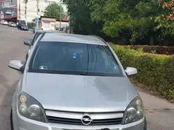 Argintiu Utilizat 2005 Opel Astra Break | 2.200 EUR (Preț OK)
