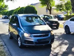 Utilizat 2006 Opel Zafira Monovolum | 900 EUR